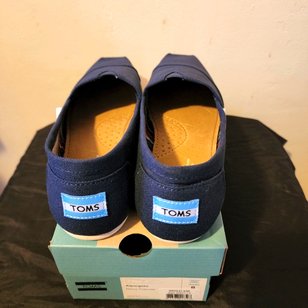 TOMS Canvas shoes